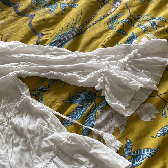 NWOT White Viscose Tiered Tunic with Tassels - Picture 4 of 5